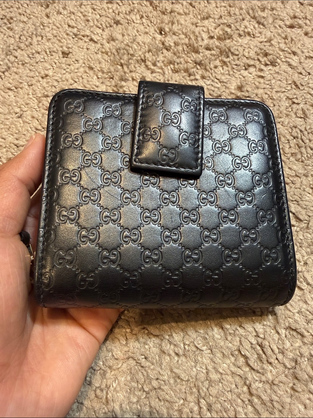 Gucci Black Embossed GG Zip Around Wallet - Picture 2 of 5